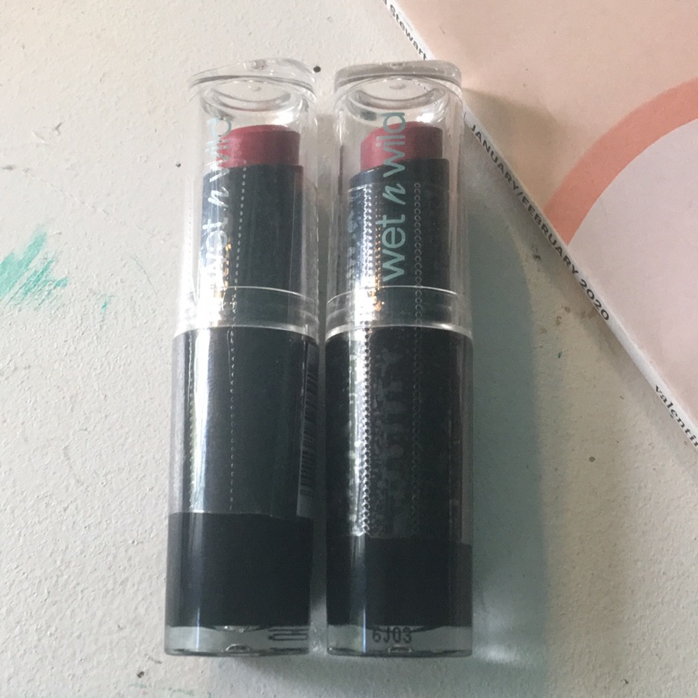 2 Wet n Wild Matte Lips Sticks